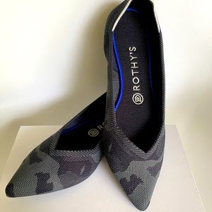 Rothy’s Size 8.5 - The Point - Dark Camouflage